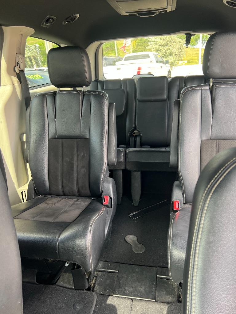 2019 Dodge Grand Caravan - $8,799