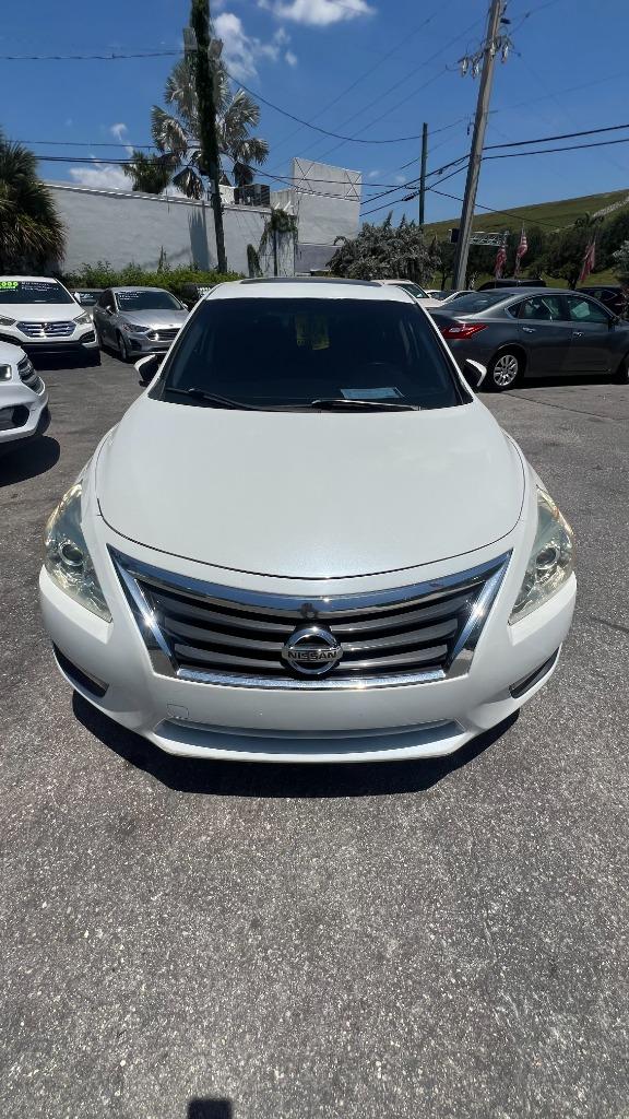 2015 Nissan Altima - $9,499