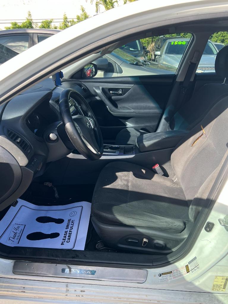 2015 Nissan Altima - $9,499