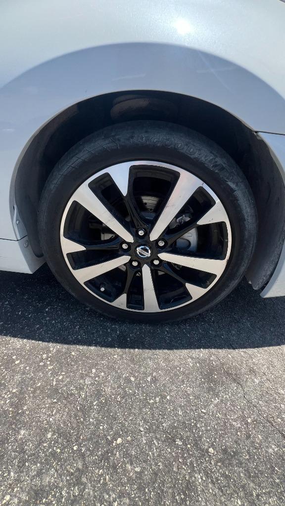 2015 Nissan Altima - $9,499