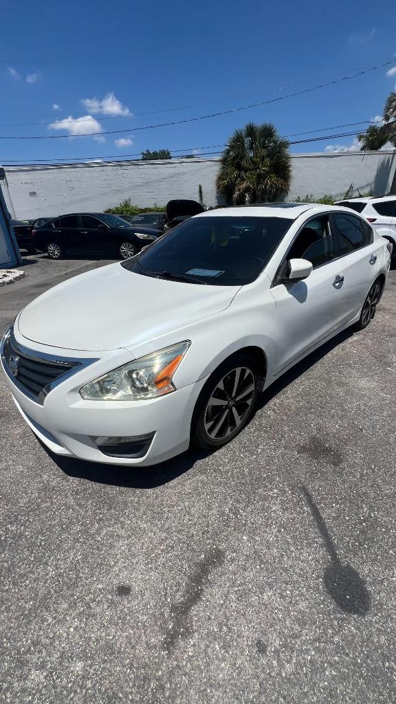 2015 Nissan Altima - $9,499
