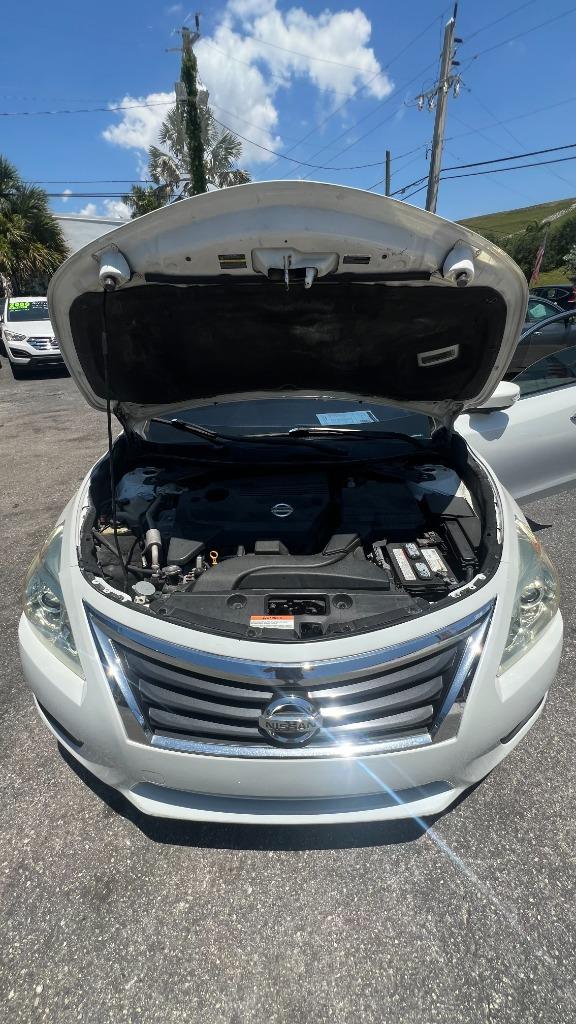 2015 Nissan Altima - $9,499