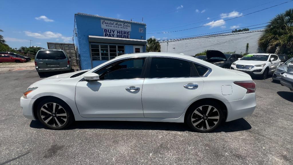 2015 Nissan Altima - $9,499