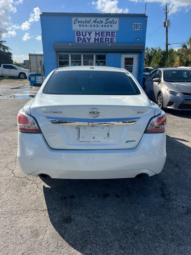 2015 Nissan Altima - $9,499