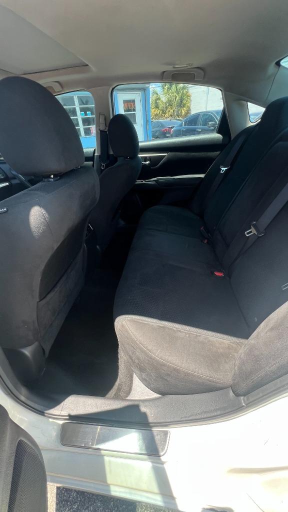 2015 Nissan Altima - $9,499
