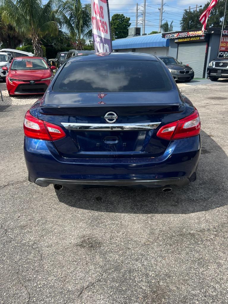 2016 Nissan Altima - $6,999