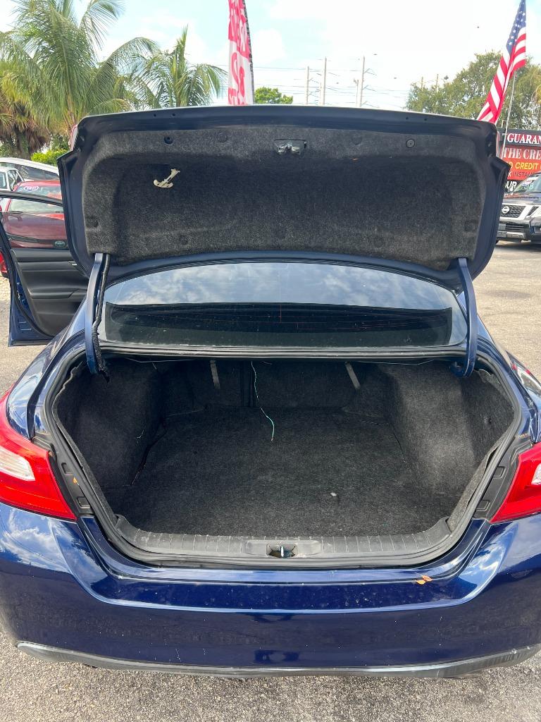 2016 Nissan Altima - $6,999