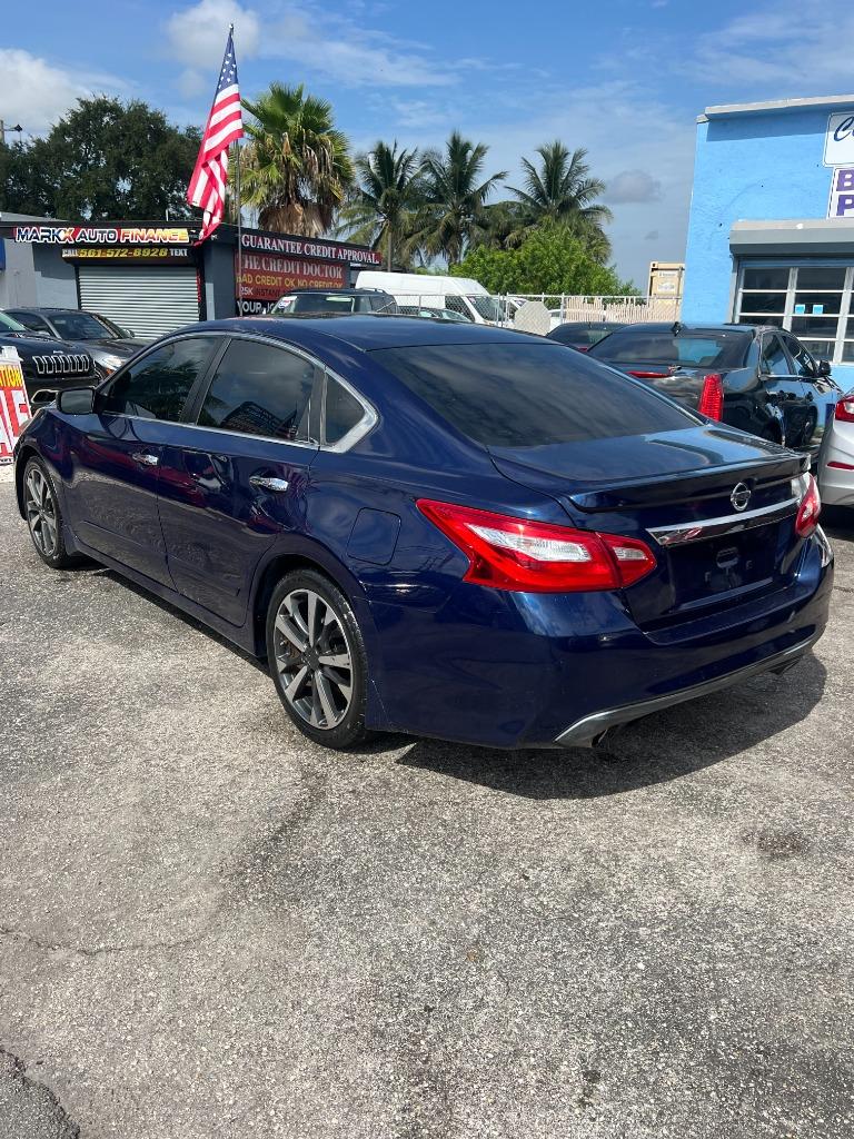 2016 Nissan Altima - $6,999
