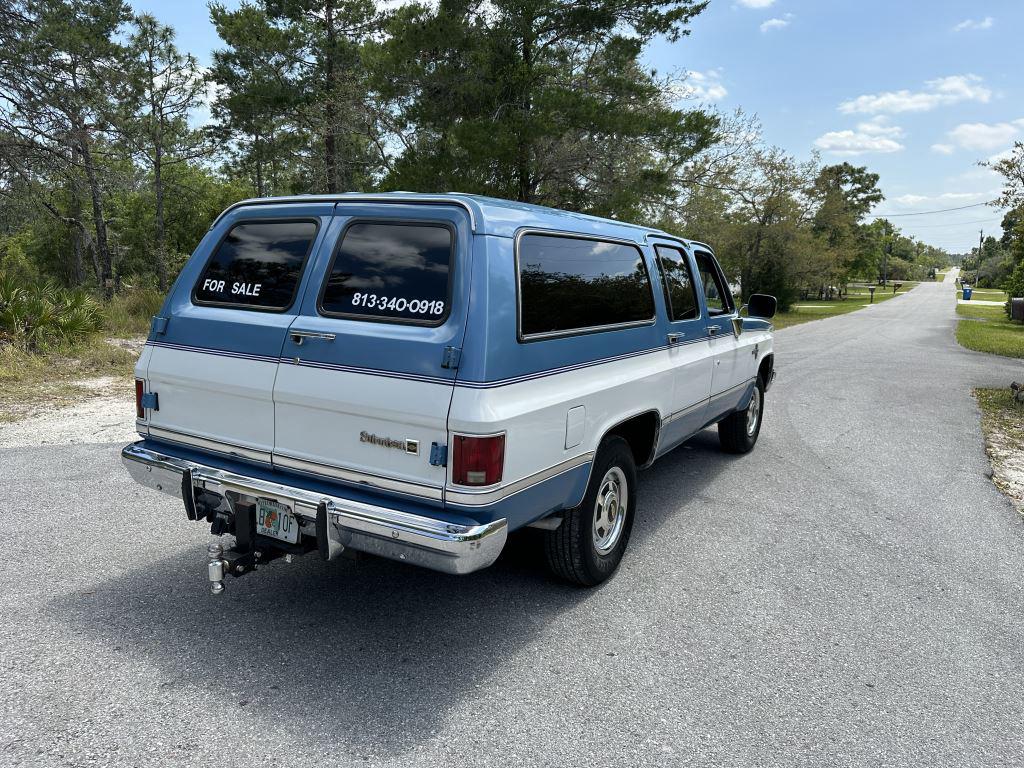 1986 Chevrolet Suburban C20 photo