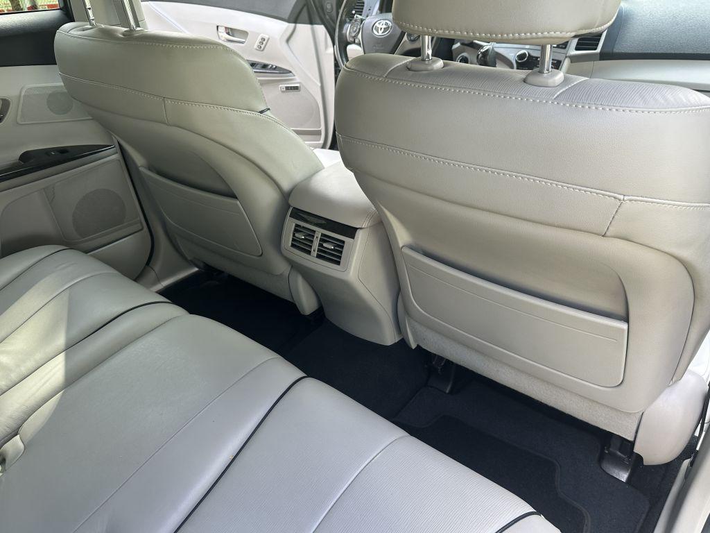 2013 Toyota Venza - $9,500