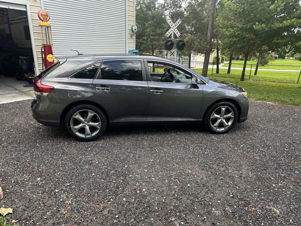 2013 Toyota Venza - $9,500