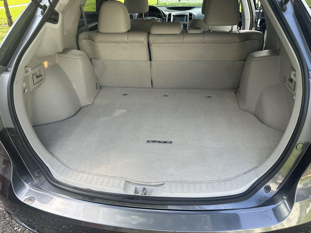 2013 Toyota Venza - $9,500