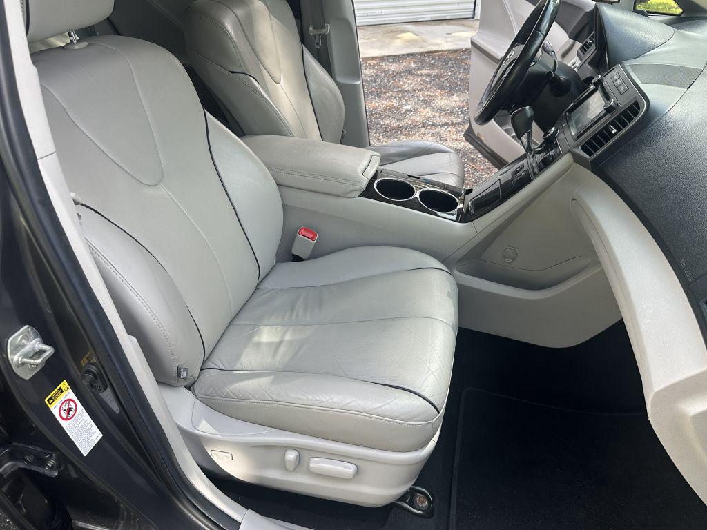 2013 Toyota Venza - $9,500