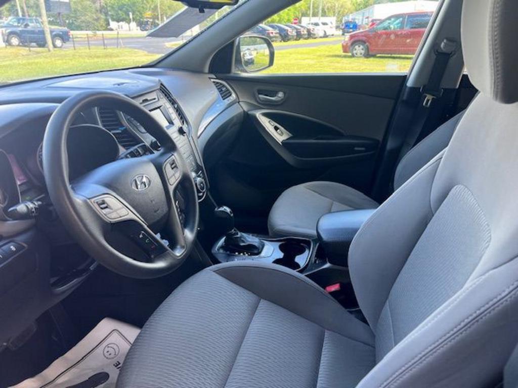 2015 Hyundai Santa Fe - $11,300