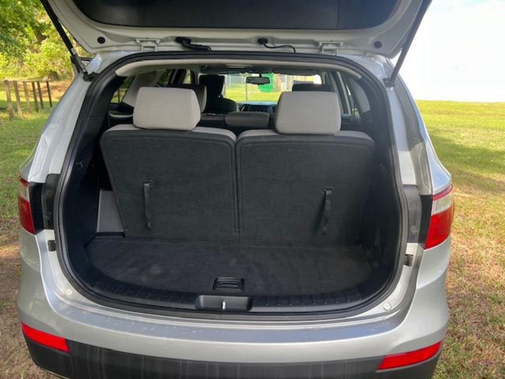 2015 Hyundai Santa Fe - $11,300