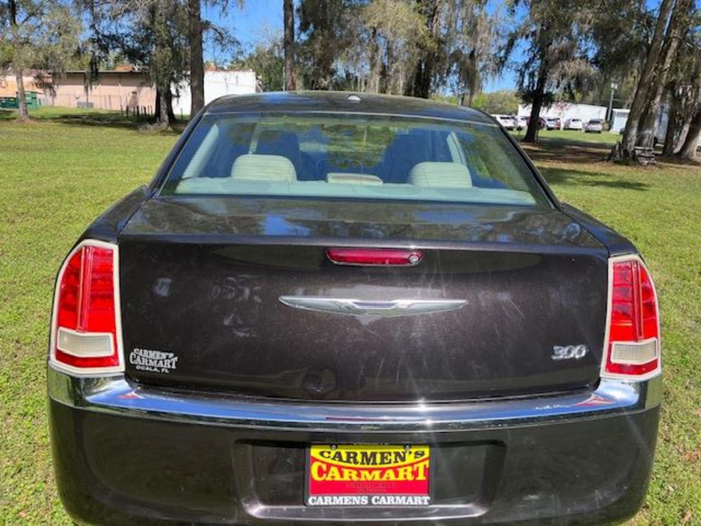 2013 Chrysler 300 photo