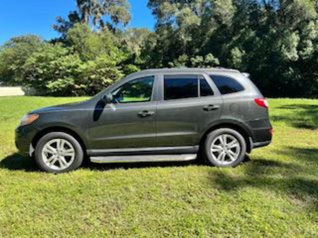 2011 Hyundai Santa Fe - $9,500
