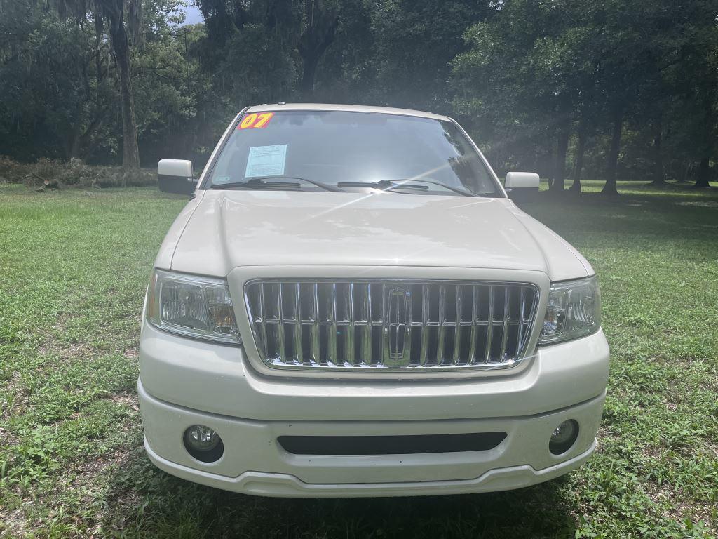 2007 Lincoln Mark LT photo