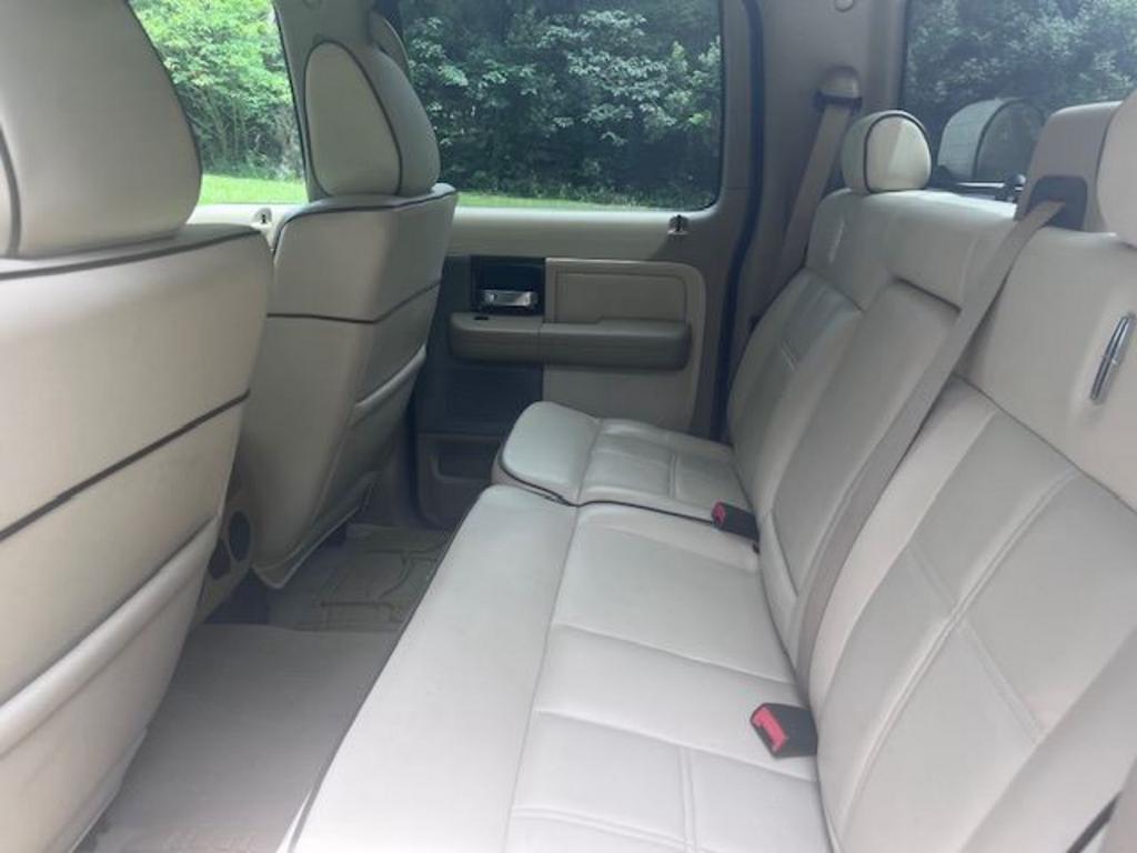 2007 Lincoln Mark LT photo