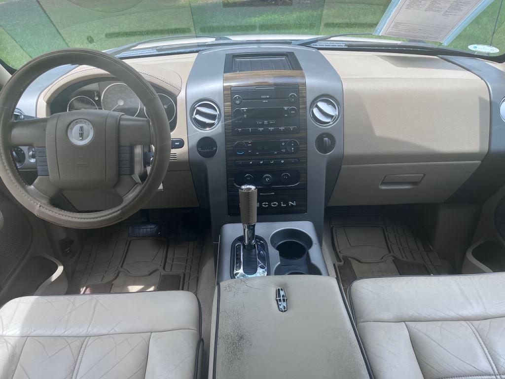 2007 Lincoln Mark LT photo
