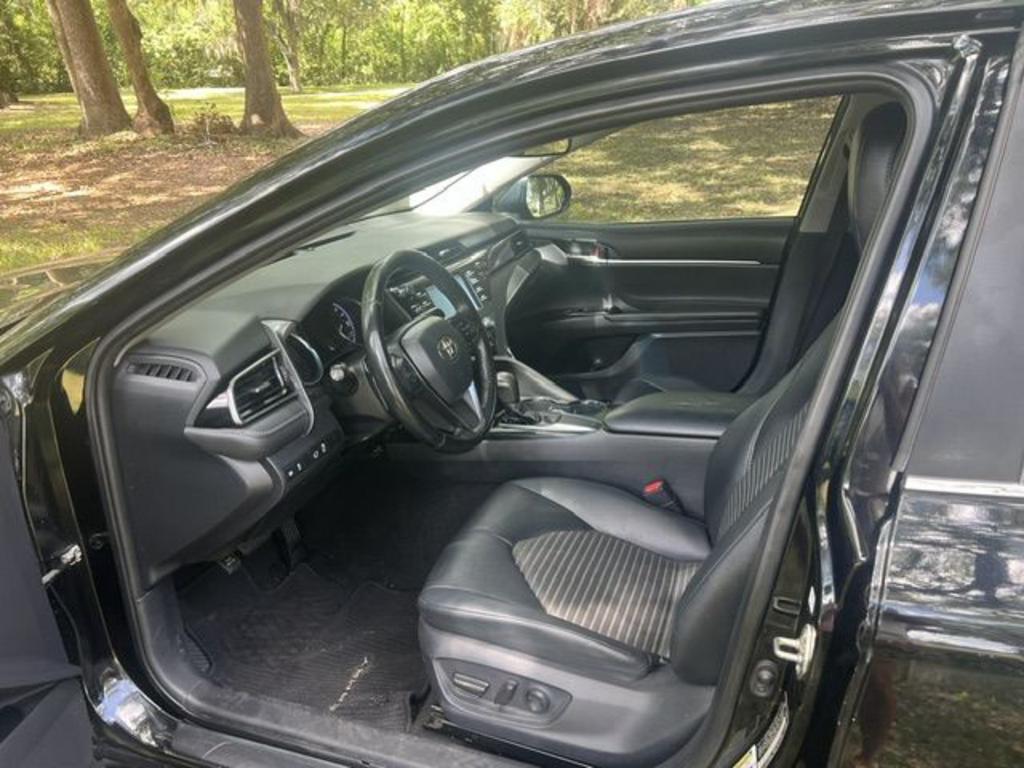 2019 Toyota Camry - $17,500