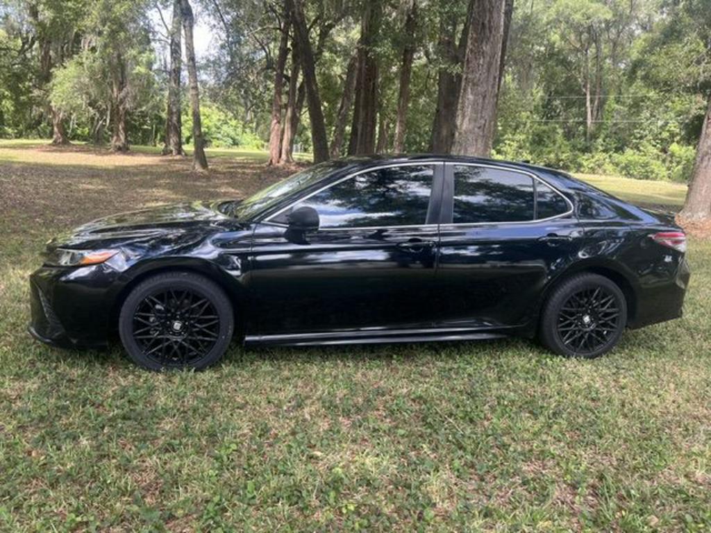 2019 Toyota Camry - $17,500