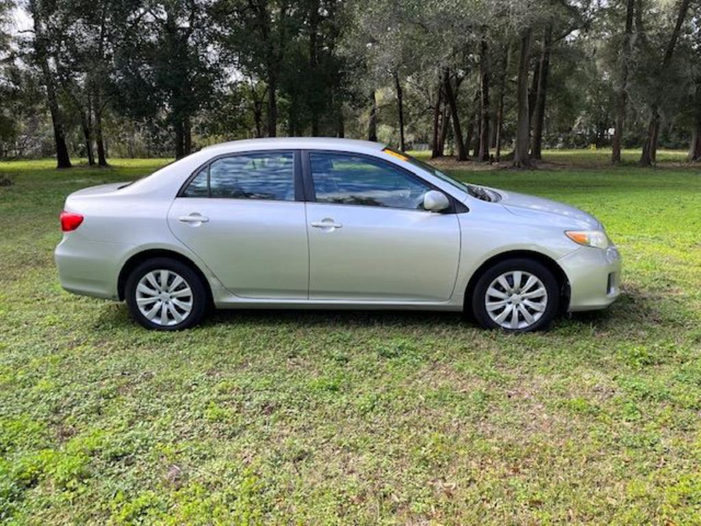 2013 Toyota Corolla L photo