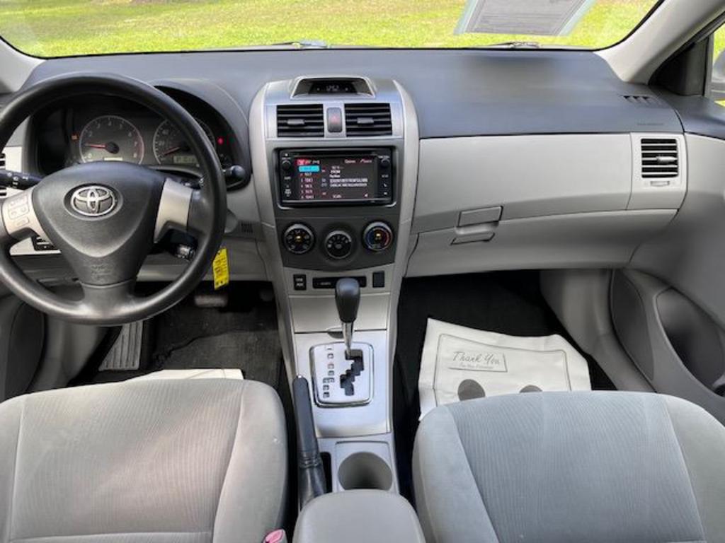 2013 Toyota Corolla L photo