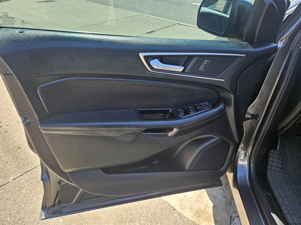 2015 Ford Edge SEL photo