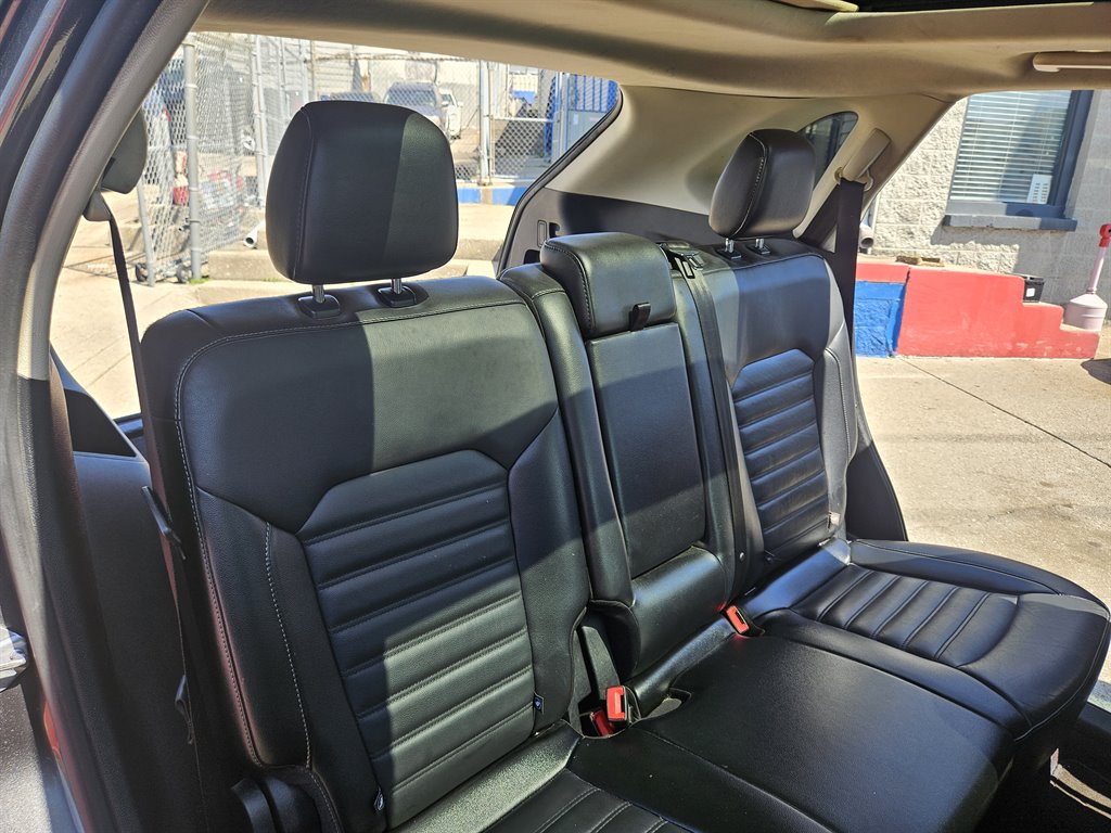 2015 Ford Edge SEL photo