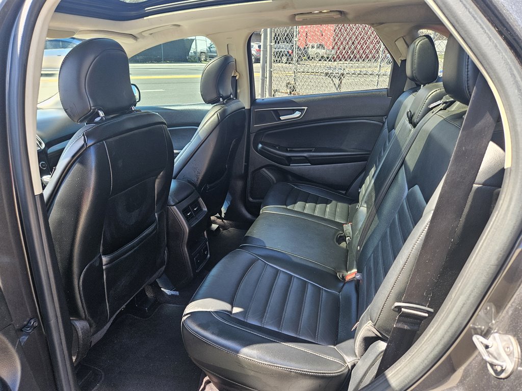 2015 Ford Edge SEL photo