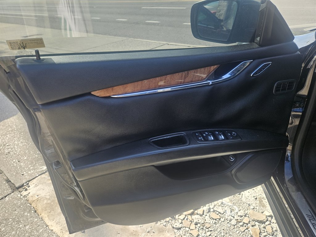 2014 Maserati Quattroporte - $13,000