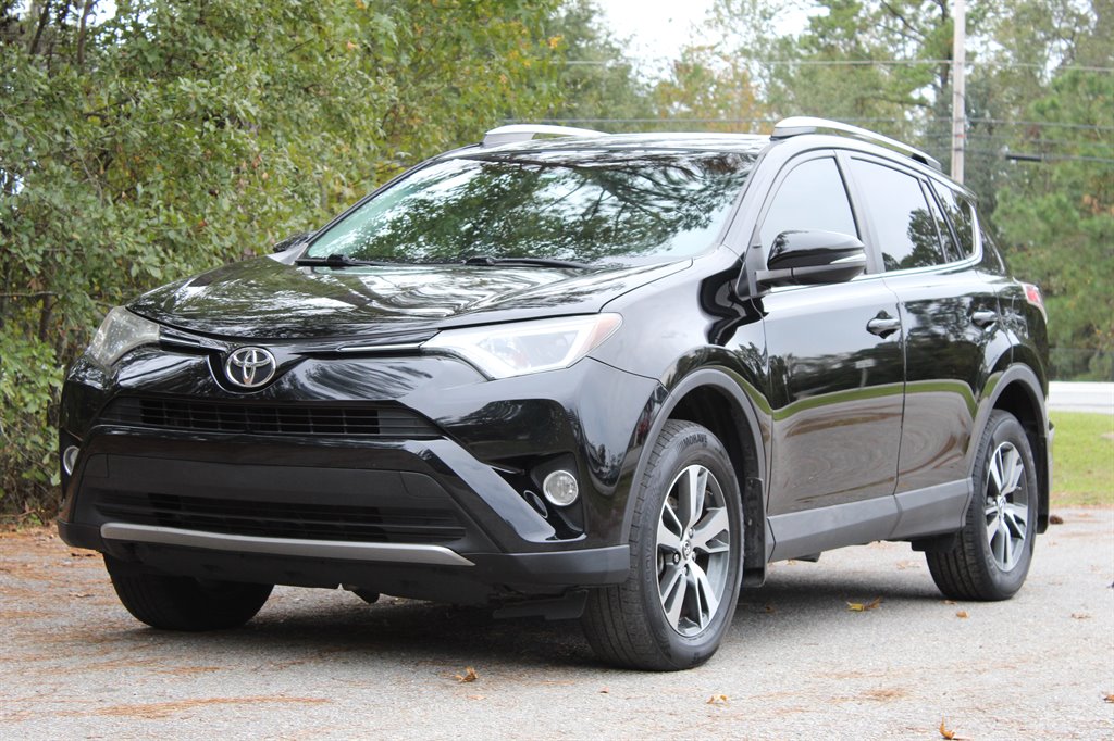 2016 Toyota RAV4 XLE photo