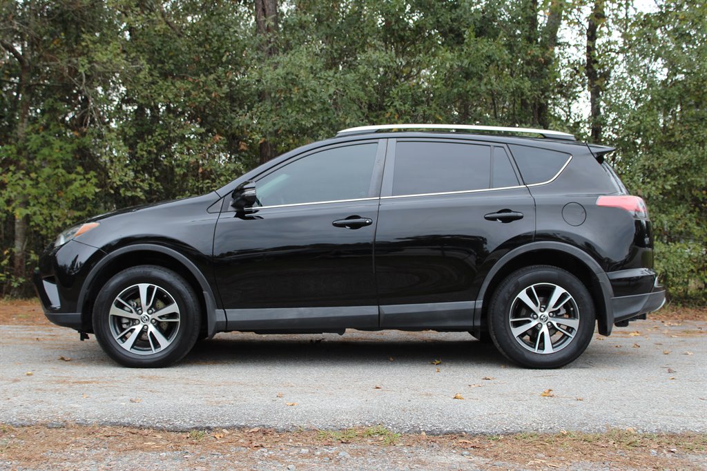 2016 Toyota RAV4 XLE photo