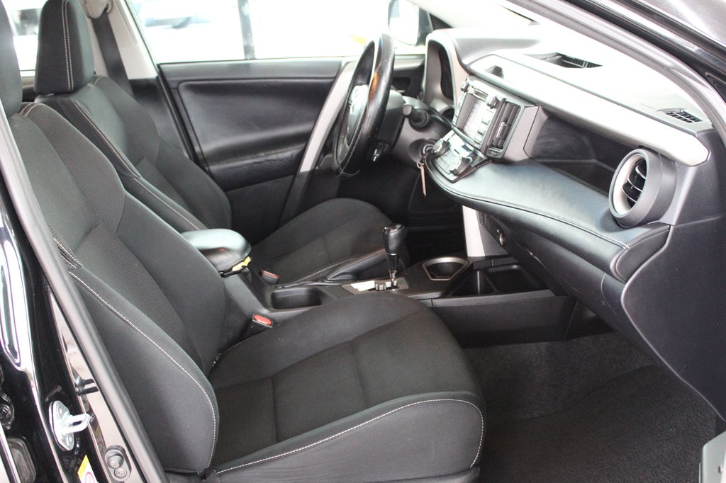 2016 Toyota RAV4 XLE photo