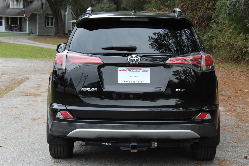 2016 Toyota RAV4 XLE photo