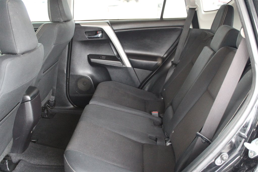 2016 Toyota RAV4 XLE photo