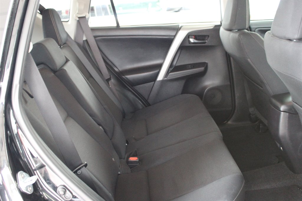 2016 Toyota RAV4 XLE photo