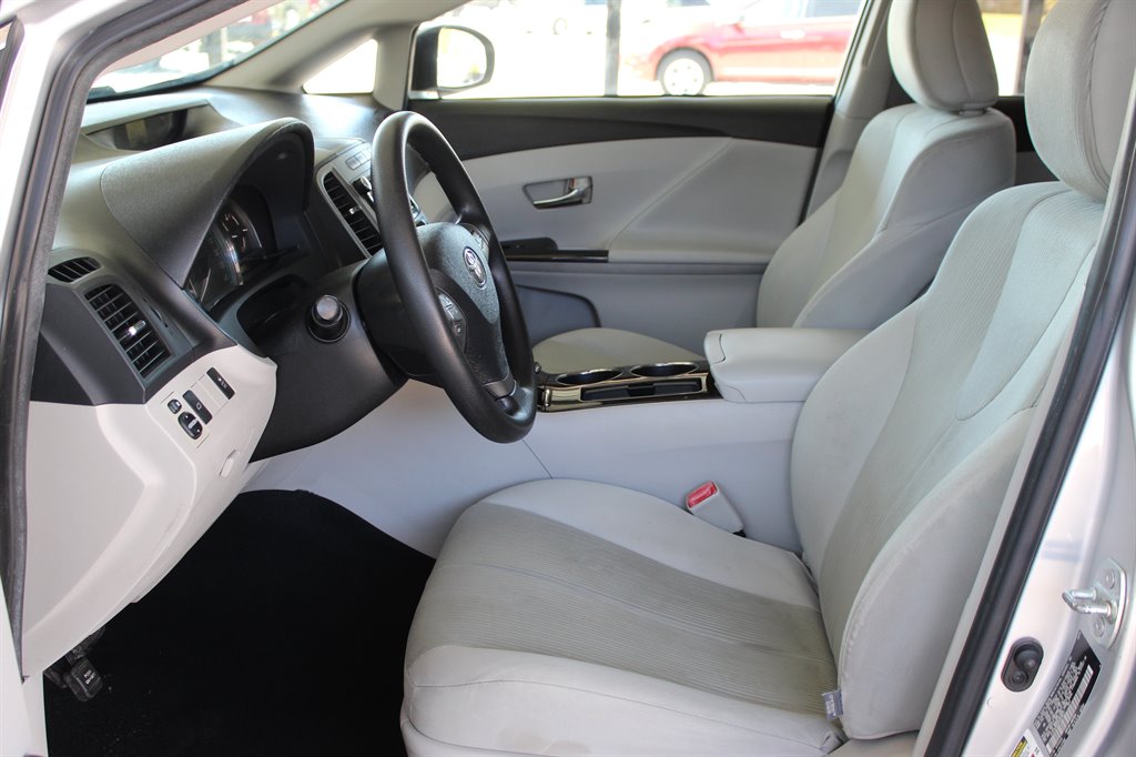 2010 Toyota Venza FWD 4cyl photo