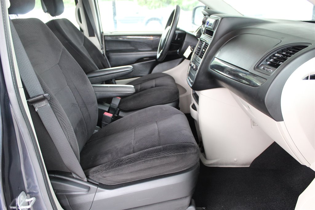 2014 Dodge Grand Caravan - $6,900