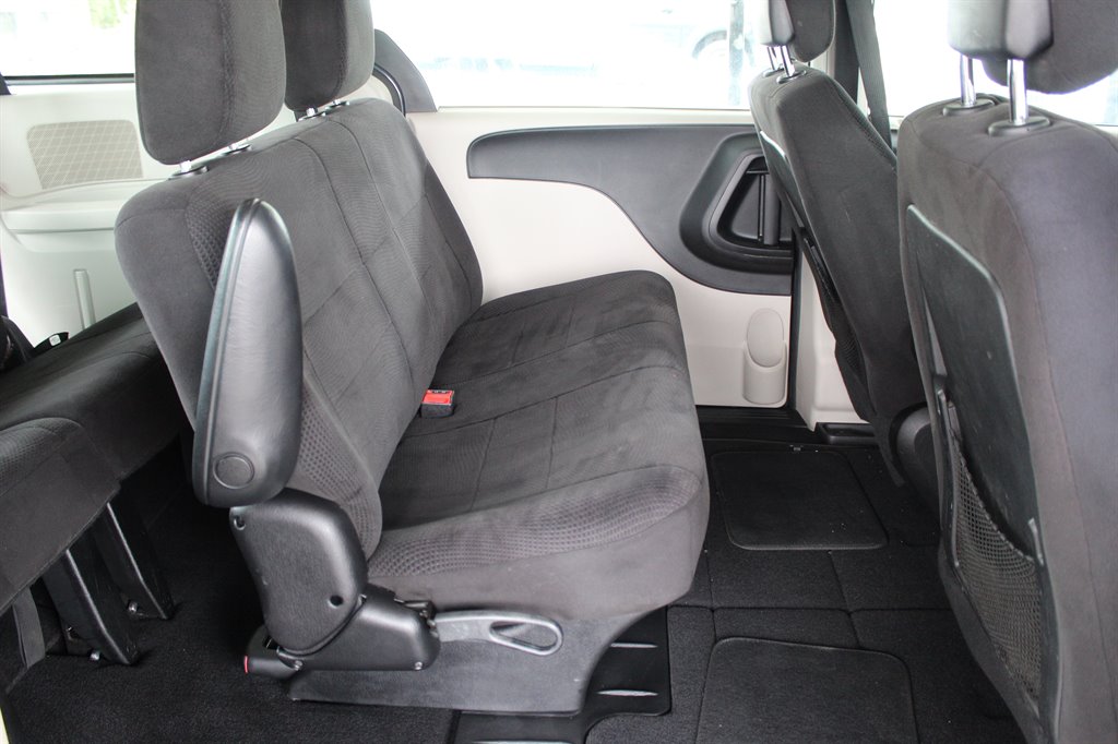 2014 Dodge Grand Caravan - $6,900