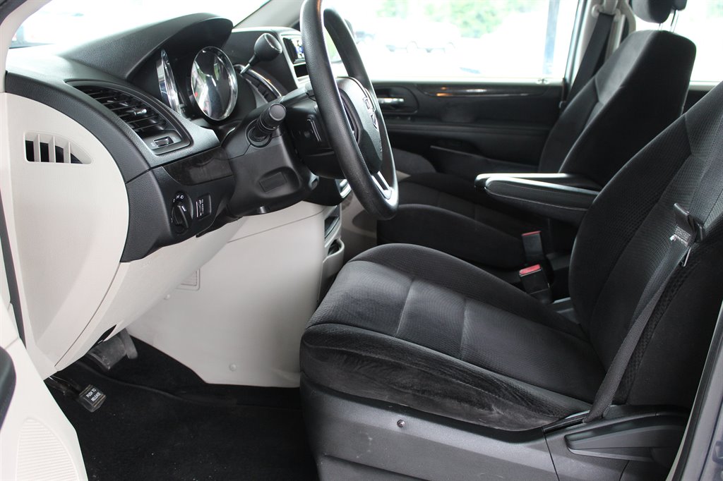 2014 Dodge Grand Caravan - $6,900