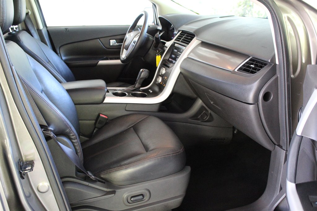2014 Ford Edge SEL photo