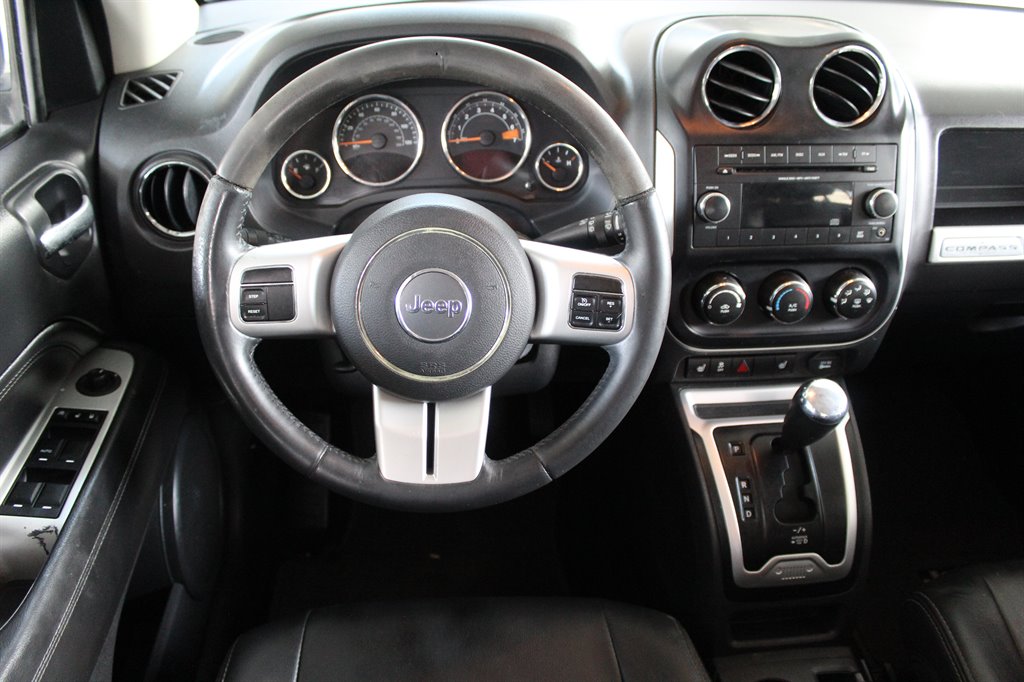 2015 Jeep Compass Latitude photo