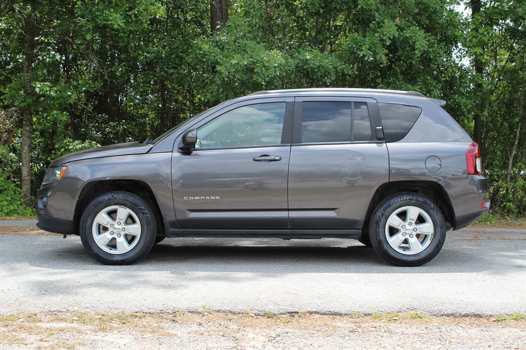 2015 Jeep Compass Latitude photo