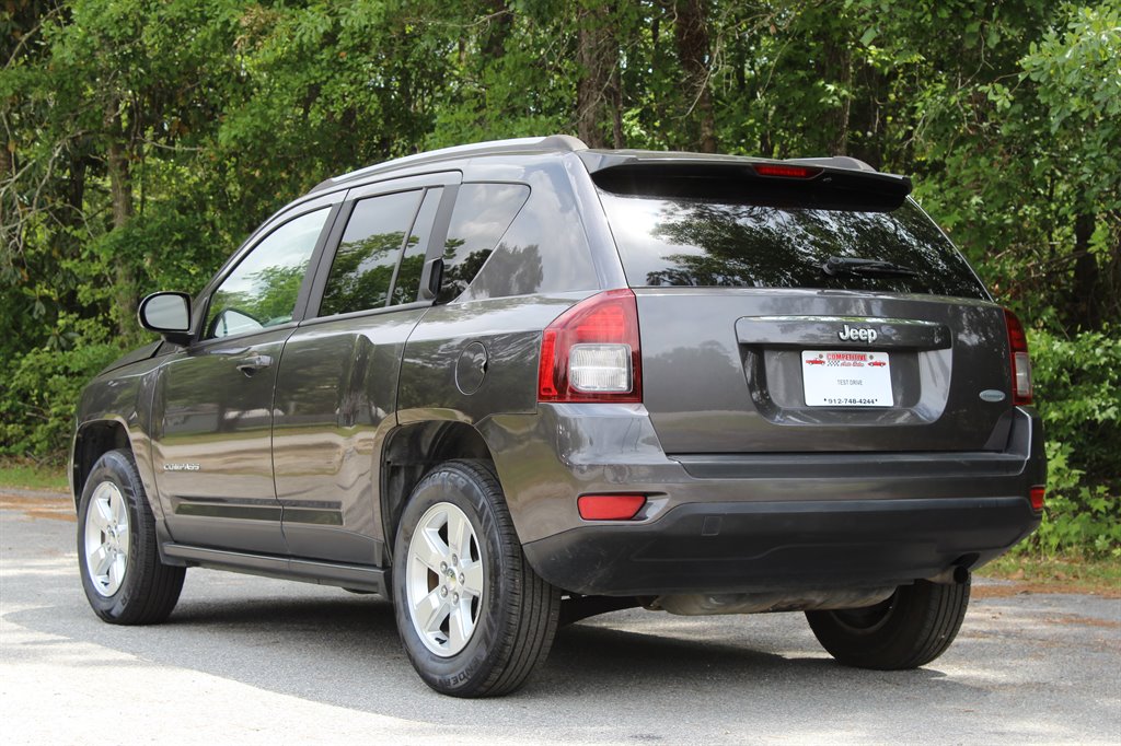 2015 Jeep Compass Latitude photo