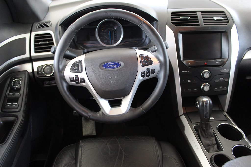 2013 Ford Explorer XLT photo