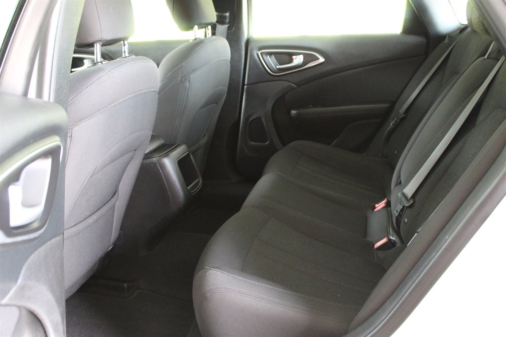 2017 Chrysler 200 - $9,800