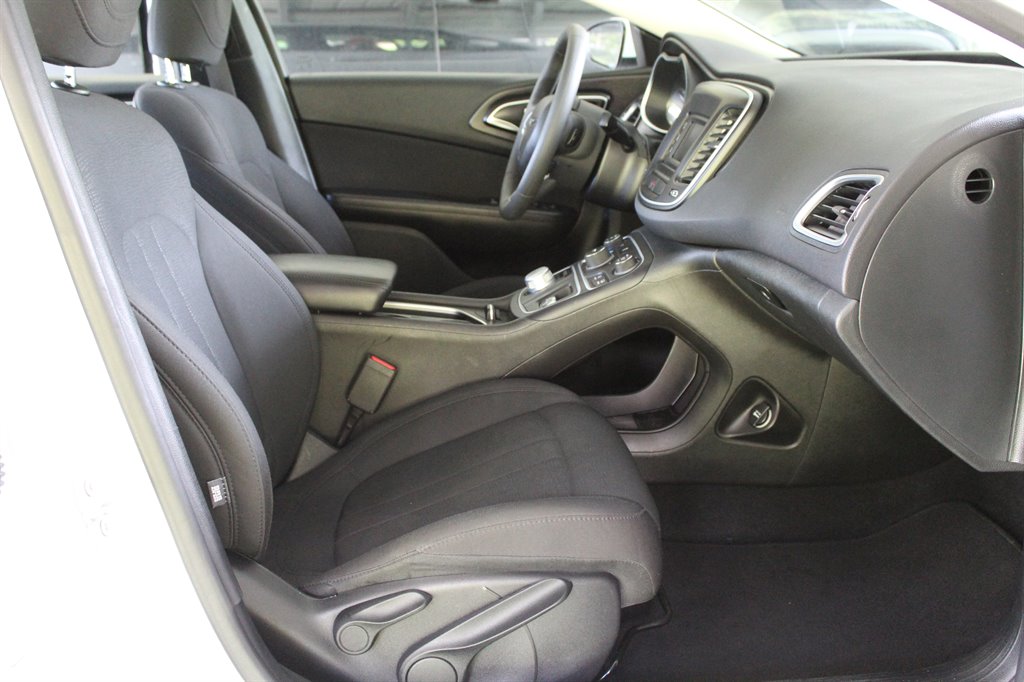 2017 Chrysler 200 - $9,800