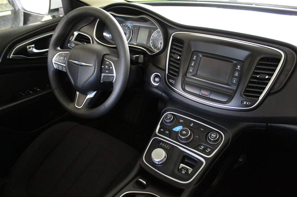 2017 Chrysler 200 - $9,800